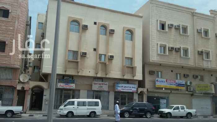 1118171 عماره تجاريه سكنيه في شارع الرياض تتكون من 6شقق كبيره من اربعه غرف وتلاته محلات الشقق مستاجره بي شيك واحد عقد طويل لي شركه الحوطي بي 100الف سنويا والمحلات دخلها 50الف يصبح الدخل الحالي 150الف في السنه
يعني عماره تجاريه بي السعر ده والعمر والموقع وشيك واحد كمان ده مستحيله بس الدنيا طايحه من اول تسوي 3مليون بس الحمد لله
السعر قابل للتفاوض..