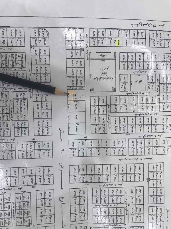 1674996 للبيع ارض تجاريه المساحة 1200متر
الاطوال 40 متر على شارع الامير سعود بن جلوي
غرب شارع ممر١٠ م
سوم 3700 ريال للمتر