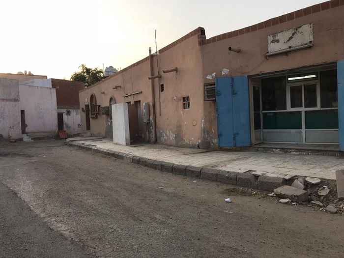 1583763 ثلاث بيوت شعبيه على ارض بصك شرعى
المساحه الاجماليه 365 متر
تفاصيل كل بيت
*4 غرف+ 1مطبخ+ 2دوات مياة+ حوش
* 4 غرف + 1 مطبخ+ 2 دورات مياة+ صالة
* 3 غرف+ 1 مطبخ + 2 دورات مياة