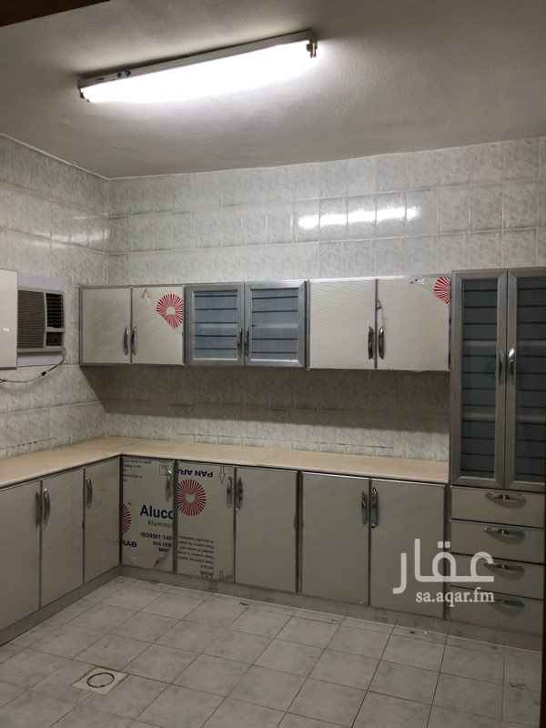 1581971 العماره على شارع ثلاثين وفي منطقه خدميه
المطبخ والمكيفات جاهزه
الكهرباء والسباكه جاهزه وسليمه
في الدور الثالث
مواقف سيارات خاصه
عماره هادئه