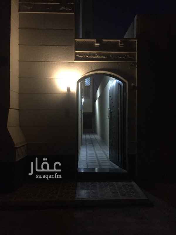1693498 مواصفات الشقة مكونة من غرفتين عوايل موقع هادي ومميز وقريب من الدائري خلف محطة ريتاج في فله لا يوجد مصعد درج يوجد بها مكيفات سبلت ومطبخ راكب الدور الثالث لا يرغب الإيجار الشهري دفع نصف سنوى