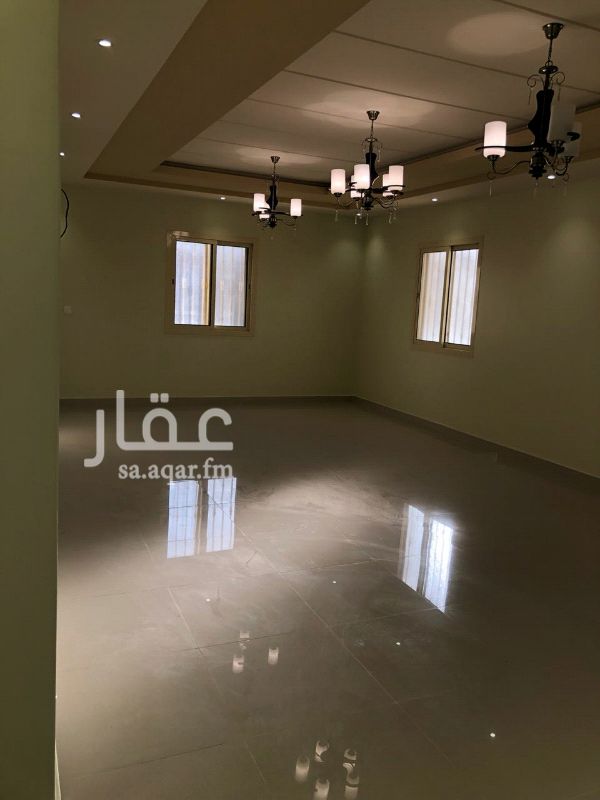 902891 عمارة جديدة فيها 6 شقق الشقتين الارضية مباعة و ثلاث من العلويات
باقي شقة وحدة الدور الأول فوق الارضي
4 شقق بمدخل مشترك دور ثاني وثالث لها مصعد الى السطوح
كل شقة لها مدخلين فيها ست غرف:- مجلس رجال ومجلس نساء ومقلط وصالة ومطبخ وثلاث غرف ثنتين ماستر بدورة مياة خاصة
دورة مياه رجال ودورة مياه نساء و(مستودع او غرفة خادمة) وسطح خاص لكل شقة
الشقة غرفها وسيعة وقدامها مساحة كبيرة والشارع وسيع
العمارة في حي المنسك بجوار مسجد السرحاني وكل الخدمات متوفرة في الحي