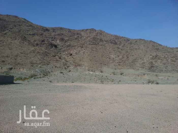 1644875 ارض يحدها شارعين شارع ٢٠م وشارع ١٢م بدون صك ويوجد عليه عقد مبايعه موقع من مكتب عقار ولايوجد عليها منازعات .تقع في عرعر ورده نعمان مقابل محطه ساسكو