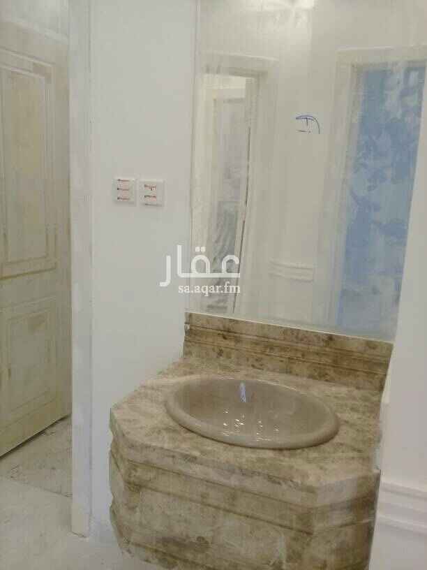 1583002 شقه تمليك جديده خمس غرف وصاله وثلاث حمامات ومطبخ تصميم راقى ومتميز قريبه من الخدمات والمدارس كما يوجد لدينا مزيد العروض المتميزه مكتب سمو الفهد للخدمات العقاريه