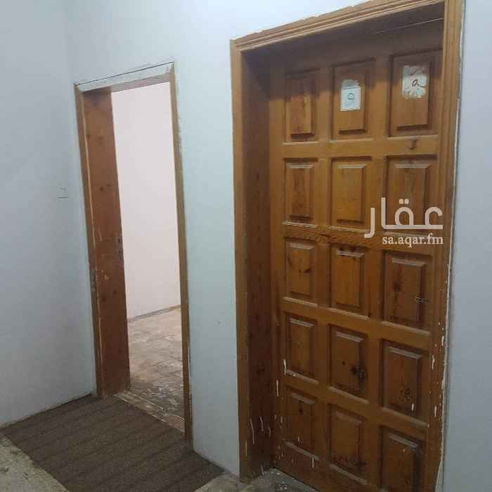 1635500 شقة ٤ غرف . صاله . مطبخ . ٢ دوراة مياه . مدخلين . شهري او سنوي
