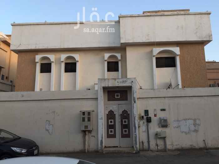 1213321 على السوم
دورين مفصوله وبابين قراش لكل دور باب قراش
عمر العقار ٣٣ سنه
مؤجره ب ٣٨٠٠٠