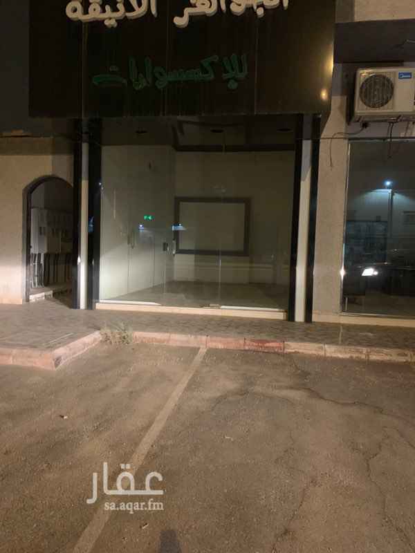 1642477 يوجد محلين مفتوحه على بعض
ومحل فتحه واحد سعر الفتحه 12000