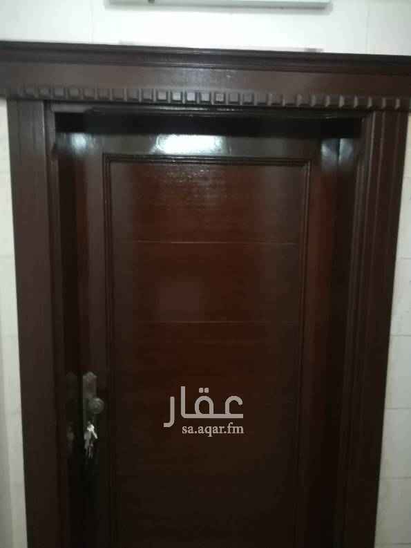 1633118 شقق للايجار في حي التوفيق
اربع غرف وصالة ومطبخ وثلاث حمامات ومدخل وجميع الخدمات متوفرة ومياه عين وغاذ مركزي ويوجد حارس للعماره