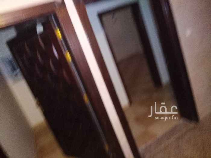 1725999 شقق للايجار في ربوه السامر
اربع غرف وصالة ومطبخ راكب و3حمامات ومياه عين ومدخلين وجميع الخدامات متوفرة وأمام مسجد وحديقه ويوجد حارس للعماره