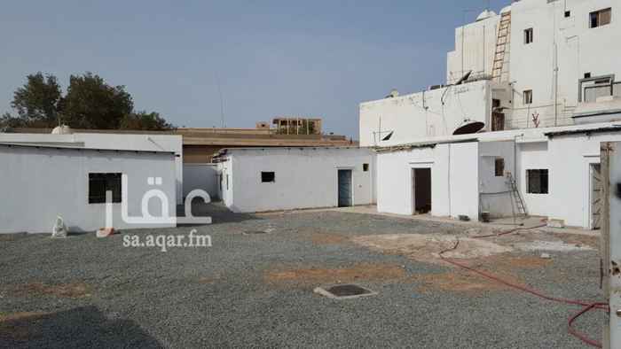 1479283 عبارة عن حوش كبير بمساحة اجمالية ١٠٠٠م٢ مكون من ٧ وحدات سكنية تم البناء بنظام ديلوكس كل وحدة مكونة من غرفتين كبيرة ومطبخ وحمام جديدة لم تسكن من قبل فقط تم تأجير وحدتين للان
متوفرة بهاء الماء والكهرباء والصرف الصحي
بهاء مساحة فاضية يمكن ان تكون مواقف للسيارات او الباصات بمساحة ٥٠٠ م٢
سعر الغرفة ٥٠٠ ريال