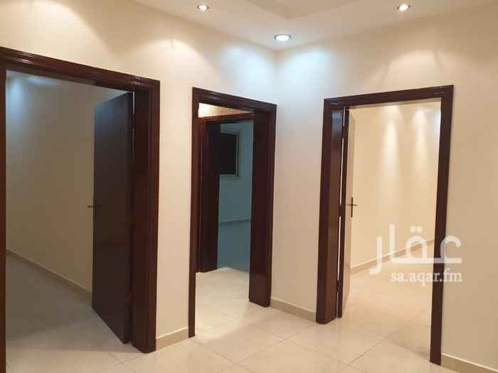 1750300 شقة خمس غرف وصالتين وثلاث حمامات وحمام غسالة مع مستودع ، الشقة في عمارة عائلية وبالقرب من مدرسة ابن ماجة، بجوار حديقة ويقابلها سوبر ماركت ، ويتوفر حولها مواقف سيارات.
غرفة النوم الرئيسية مع حمام داخلي
للتواصل 0561469415