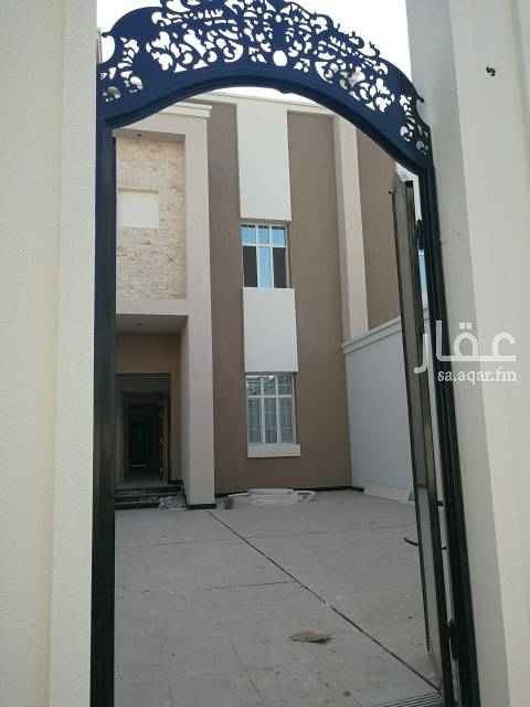 1685495 اللبيع فلل مساحة ٣٠٩ حي القيروان مكونات الفله مجلس رجال مقلط صاله مجلس نساء فوق ٤ غرف نوم وصاله ٢ ماستر و٢ عاديات الملحق غرفه وغرفه غسيل ودورت مياه حوش وكراج كببر بناء مميز ع الضمنات
ملاحظه الموقع غير دقيق
0561534181