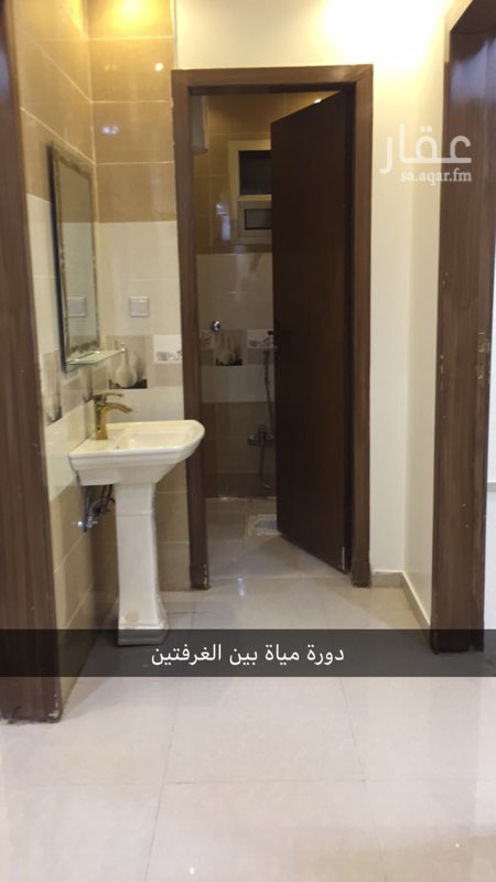 1761127 شقه تتكون من غرفتين نوم وصاله ومطبخ ومجلس رجال ودورتين مياه عداد كهرباء مستقل والمويه وايت مشترك كل شهر قطه 50ريال
