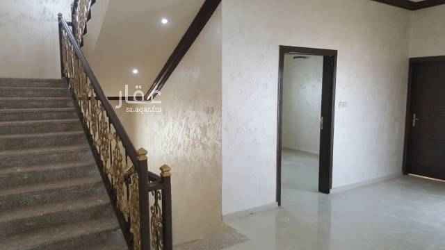 1688362 فيلا تصميم شالية(وثيقة) تتكون من:
*الحوش:
٠١ملحق خارجي(مشب) بدورة مياة مستقل
٠٢مجلس نساء يفتح على الحديقة
٠٣حديقة واسعه بها مسبح
*الدور الارضي للفيلا:
٠١صالة واسعة ذات شبابيك كبيرة تطل على المسبح والحديقة
٠٢مطبخ نظام امريكي
*الدور الاول:
٠١غرفة نوم ماستر بها بلكونه تطل على المسبح والحديقة.
٠٢ غرفتين نوم ودورة مياة
٠٣صالة تفتح على بلكونه مطله على الحديقة والمسبح.
الفيلا مؤثثه بنسبة ٩٠ % كالاتي:
عدد ٢ غرف نوم
كنب صاله وتلفزيون
مطبخ راكب وثلاجة وفرن
غسالة ملابس
عدد ٥ مكيفات سبيلت