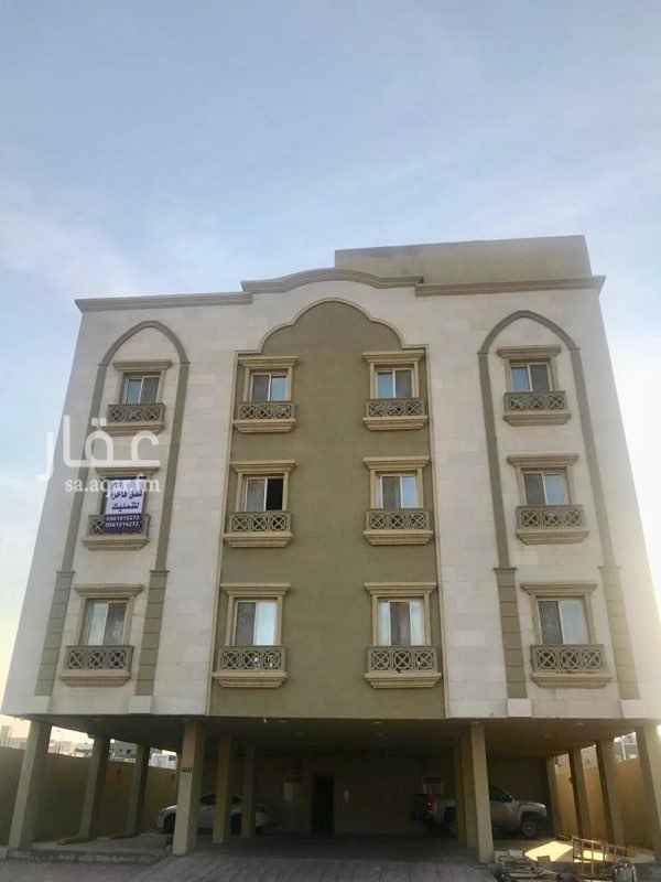 1754748 شقه مكونه من:
٣ غرف نوم من ضمنها غرفة ماستر روم
مجلس
مقلط
مطبخ + مستودع
غرفة خادمه
٤ دوراة مياه
خزانين أرضيين للجميع + خزان خاص لكل شقه في الأعلى ومواصيره مجهّزه للتعبئه
الموقع قريب جداً من شركة أرامكو السعودية