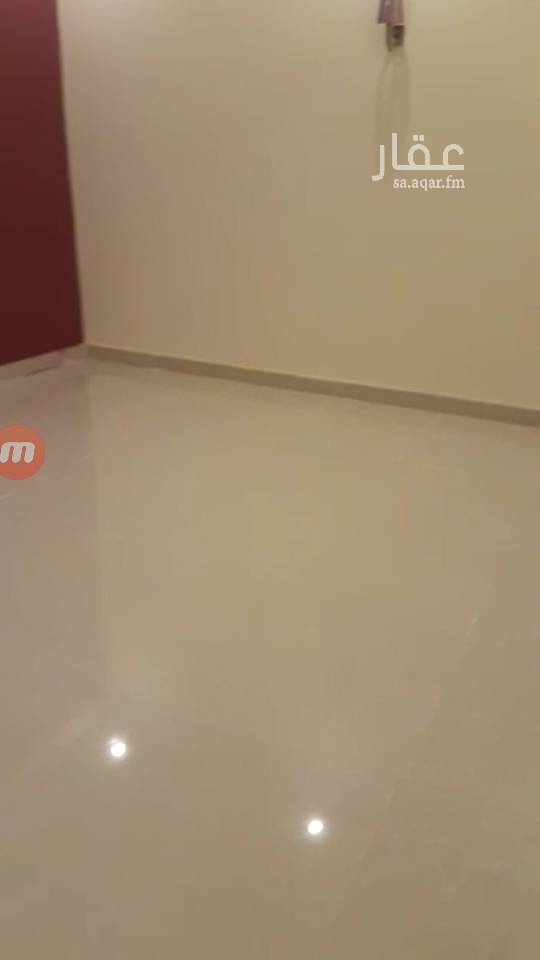 1430419 حياكم الله
شقه ٥ غرف و٤ دورات مياه+صاله معيشه +مصعد+موقف خاص +غرفه سائق +خزان مستقل
في الدورالثالث مطله ع حديقه والشارع العام
مساحتها١٨٠ تشطيباتهالوكس
ويوجدبحمام غرفة النوم جاكوزي .
ضمان ع الكهرباء والسباكه
سعرها ٥١٠قابله للتفاوض