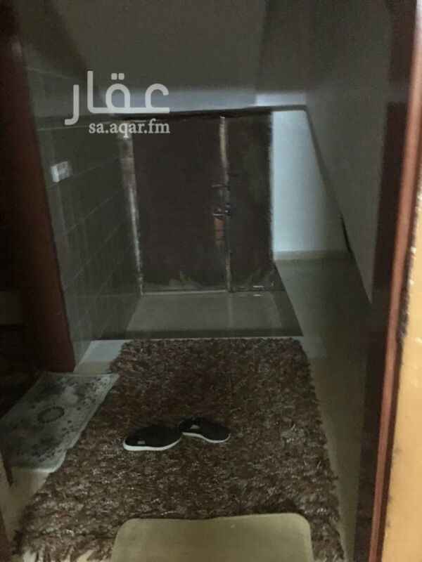 1280771 يوجد عماره دور واحد
سبع غرف وصاله كبيره وثلاث دورات مياه
ومخزن بالحوش
وبجانها بيت مسلح وبيتين شعبيه مؤجره
جميعها بصك الكتروني واحد
المساحه الف وسته ثلاثين متر
الدور عشر سنوات
ودور الثاني قديم ١٥سنه
وبيتين شعبيه٧سنوات
الموقع العمره خلف نادي الوحده داخل الحي