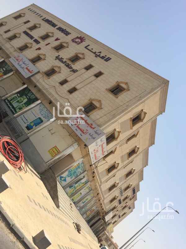 1648905 المواقف ٣٥-٤٠ (الدور الارضي دورة مياة مخزن مصلى لوبي)
الدور الاول ٢١ شقه مختلفة الاحجام
الدور الثاني٢١ شقه مختلفة الاحجام
السطح / ملحق سكني ٦ غرف وصالة
التواصل واتس اب فقط