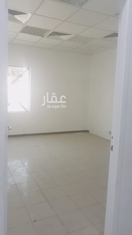1265840 مجمع السلمانية التجاري..
يوجد عده مكاتب بمساحات وأسعار متفاوته بين22000الى80000
مكاتب راقية..
موقع مميز..
مساحات مختلفة..
الواجهه الشمالية..
0562212430/0599292227