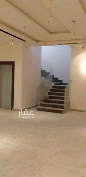 1691788 ◼️فيلا مودرن ٣٧٥م بناء شخصي
◼️الارضي
ملحق صغير
مجالس استقبال
مطبخ
مستودع
◼️العلوي
٤ اجنحه نوم
◼️ السطح
غرفتين
◼️ الشقق ٣ غرف وصاله ومطبخ وحمامين