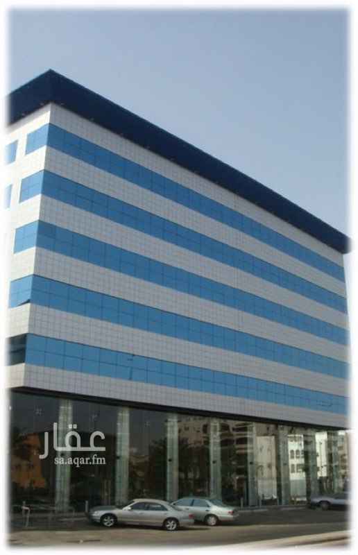 1391212 ثمانية فتحات
منها ثلاث فتحات على شارعين مساحتها ٢٧٠م
فتحتين في المنتصف١٦٠م
ثلاث فتحات شارع واحد ٢٧٠م