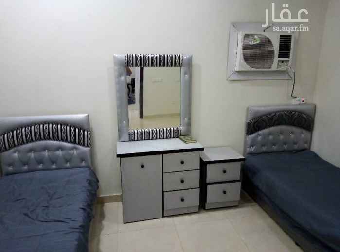1672782 شقق عزاب مفروشه بالدمام حي المنار شارع الإمام محمد بن سعود غرفه وصاله وحمام مفروش فرش كامل ونظيف ومكيف الغرفه بها 2 سرير ودولاب وكمدينو وتسريحه وستاير على الدريشة ومكيف جديد والصاله بها كنب جلوس أمريكي وطوله وفرشه ارضيه وشاشه تلفزيون عرب سات نايل سات مع خدمه النظافه مجانااا داخل الشقق سعر الشقه شهري 1500 ريال شامل كل شي للحجز 0562256666