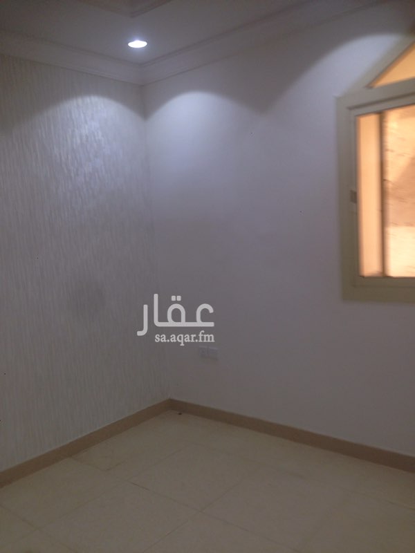1654005 للايجارمكتب علاشارع الاميرسلطان
يتكون من ٥غرف
المطلوب/٦٠الف ريال