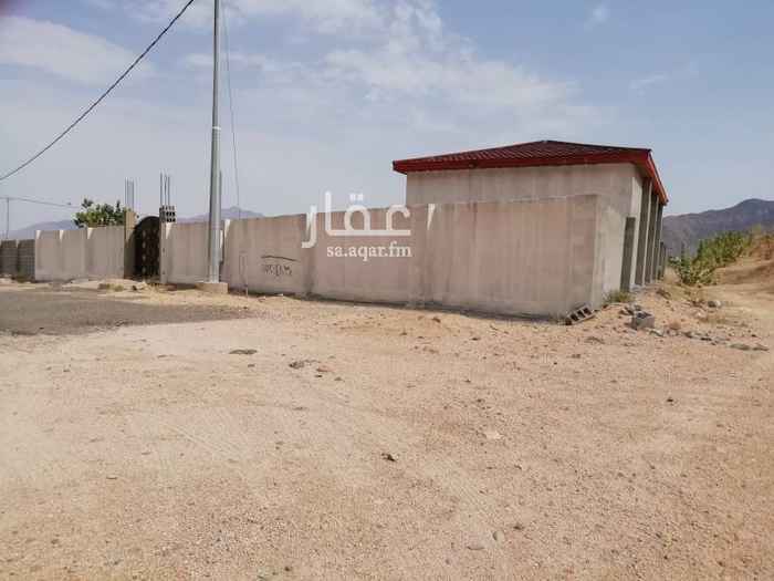1707001 استراحه للبيع في مكه الكر مكونه من غرفتين وصاله ومطبخ وحمام وحوش كبير باقي عليها التشطيبات النهائيه والكهرباء راكبه والسراميك والسباكه احضرتها ولم تم تركيبها