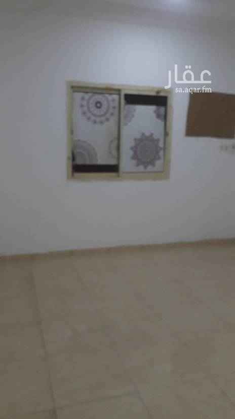 1626842 للايجار شقه عوائل بالثقبه شارع الدرعيه تقاطع 24 بجانب حديقة الربيع تتكون من 3 غرف وحمامين ومطبخ بدون صاله عماره شبه جديده الايجار 1200 شامل الماء