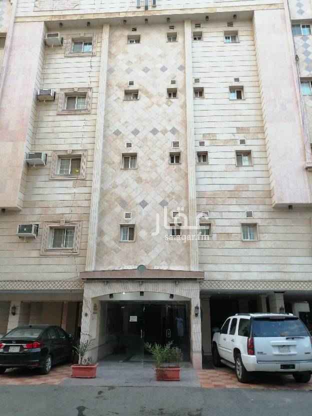 1413433 غرفه وحمام ومطبخ صغير بألف ريال في الشهر بدون الكهربا؛ غرفتين وحمام ومطبخ صغير ب١٢٥٠ ريال للشهر؛ قريب من سوق البوادي موقع ممتاز جدا والشقق بحاله ممتازة جدا