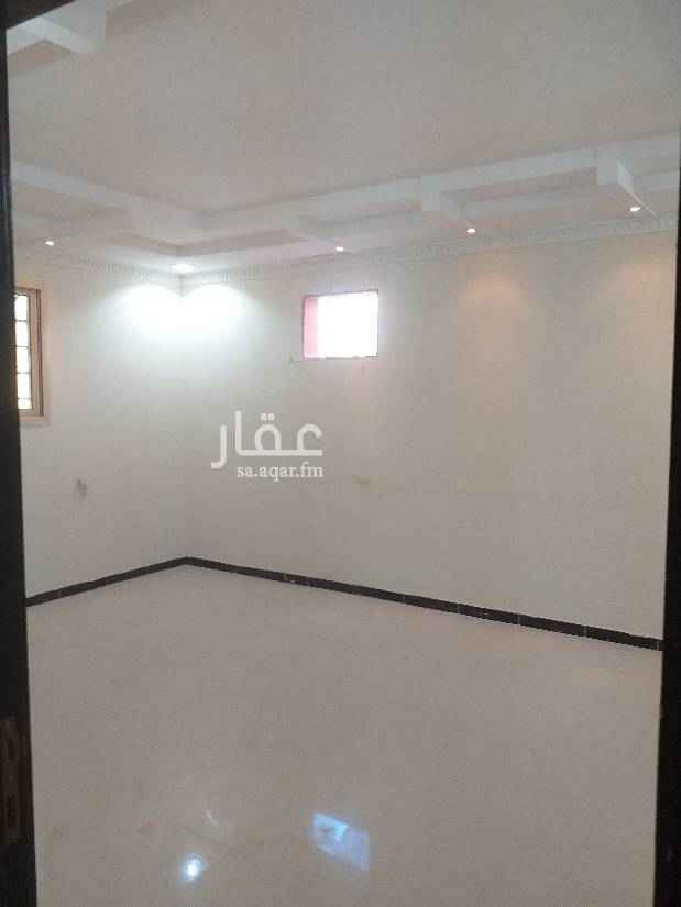 1611607 دور علوي للايجار الرياض مخطط المزيني خلف صناعية
٥غرف وصالةومطبخ و٣حمامات مستخدم نظيف عبارة عن مجلس ومقلط وصالة ومطبخ و٣غرف نوم و٣حمامات مدخل خاص مع سطح كبير