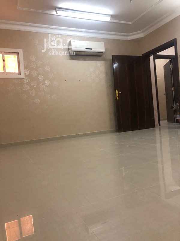 1765418 شقه بالقرب من جامع الدوسري 3 غرف وصاله ومطبخ يوجد مكيف اسبيلت راكب بالمجلس فقط الشقه في فله مدخلها واسع الارضي والشارع 20 م وتتميز بمدخلين رجال ونساء السعر قابل للتفاوض لحديث الزواج