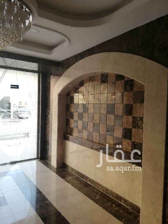 1302988 شقه فاخره *. خمسه غرف وصاله مطبخ امريكي 4 دورات مياه غرفه خادمه حمام جاكوزي غرفه غسيل ملابس غرفه سائق موقف خاص خزان مستقل ( إفراغ فوري)
للاتصال / ابوعزام /0562691994