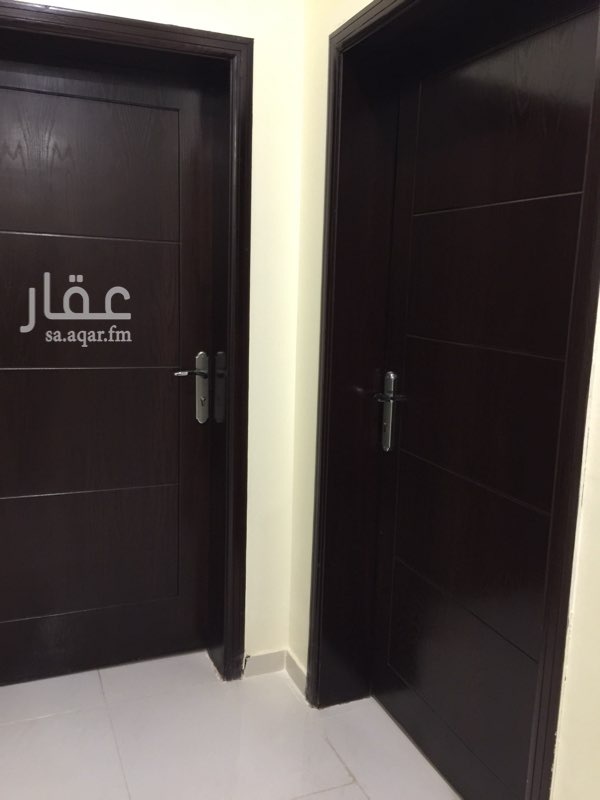 1401316 ثلاث شقق جديده بمدخلين ٤غرف وصاله ٣دورات مياه ومطبخ