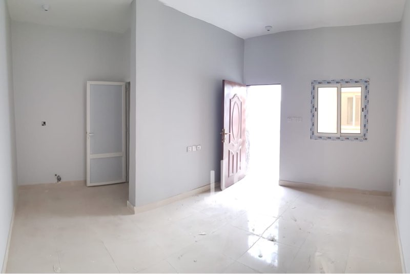 1464224 12 غرفة سكنية للأفراد
سعر الغرفة الواحدة 1150 ريال شامل الماء والكهرباء
