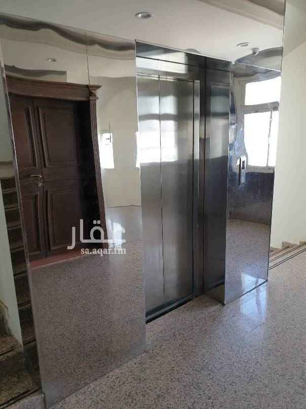 1700838 السلام عليكم
مكتب للإيجار على شارع الأمير محمد بن عبدالعزيز( التحلية سابقاً)
الدور الثاني
يوجد بة مكيف مركزي
عداد كهرب مستقل
المساحة : ١٨٠م
السعر : ١١٠ الف ريال
وللمفاهمة ولتسويق عقاراتكم على نفس الرقم والله الموفق...