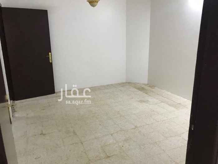 1754500 شقه للايجار نظيفه تتكون من ثلاث غرف و ٢صالة ومطبخ ودورتين مياه
موقعها مقابل مطعم الكيف الذهبي علي شارع الشفا مخرج ٣٣