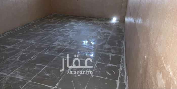 1445714 بيت شعبي دورين الدور الاول صالتين و٤ غرف ومطبخ ودورتي مياه والدور الثاني ٣ غرف كبار ومطبخ ومستودع ودورتي مياه