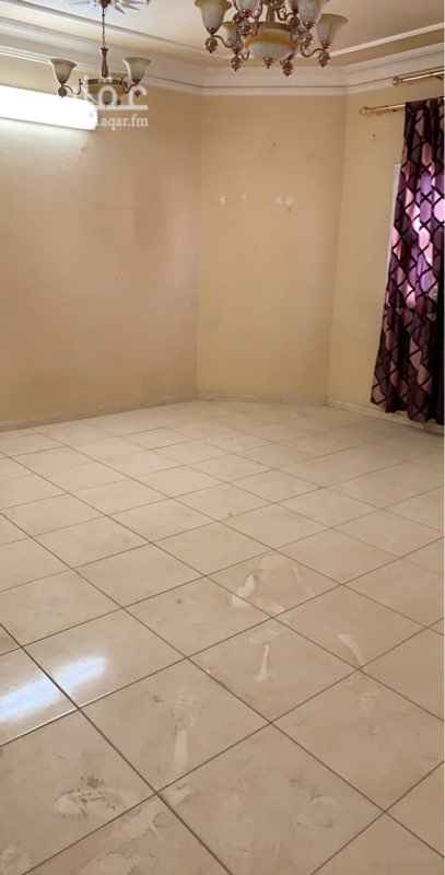 1657247 سكن عزاب مناسبه العمال و شركات
دور كامل للايجار مساحة الفيلا 320 6 غرف كبيره و صاله ومطبخ 3 دورة مياة وسطح كبير معه غرفه ودورة مياة الموقع العزيزيه طريق النصر خلف مطعم الشراع