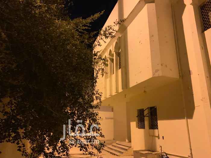 1393061 فيلا للبيع دورين وملحق في حي الازهري
خلف اسواق الدخيل
مساحتها 593،60 م
شارع ٣٠ م غربي
الدور الارضي عدد الغرف 4 وصاله و2 حمام ومطبخ
الدور الثاني 5 غرف و2 حمام ومطبخ
المحلق غرفتين وحمام والغرف جدا كبيره
ويوجد في الحوش غرفه ومطبخ وحمام
السعر قابل للتفاوض الجاد