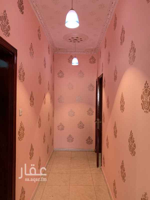 1745480 🏡شقق للايجار بالعزيزيه محطط ت٣ على شارع الملك سعود
⭕️الارضي شقتين من خمس غرف احداهما بمدخل خاص
السعر للمدخل الخاص ٢٢٠٠٠
السعر للمدخل المشترك ٢٠،٠٠٠
⭕️الدور الثاني شقتين من خمس غرف السعر للشقة ٢٠،٠٠٠
الملحق ٣ غرف وصاله ومطبخ السعر ١٤٠٠٠
جميع الشقق مستخدمه ونظيفة