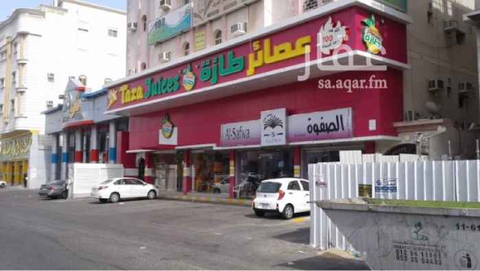 1533463 شقة خمس غرف مطله على شارع تجاري بجوار توب تن وسنابل السلام ، مناسبة للعوائل او لمكاتب الطوافه ، ويوجد غرف مستقلة.
