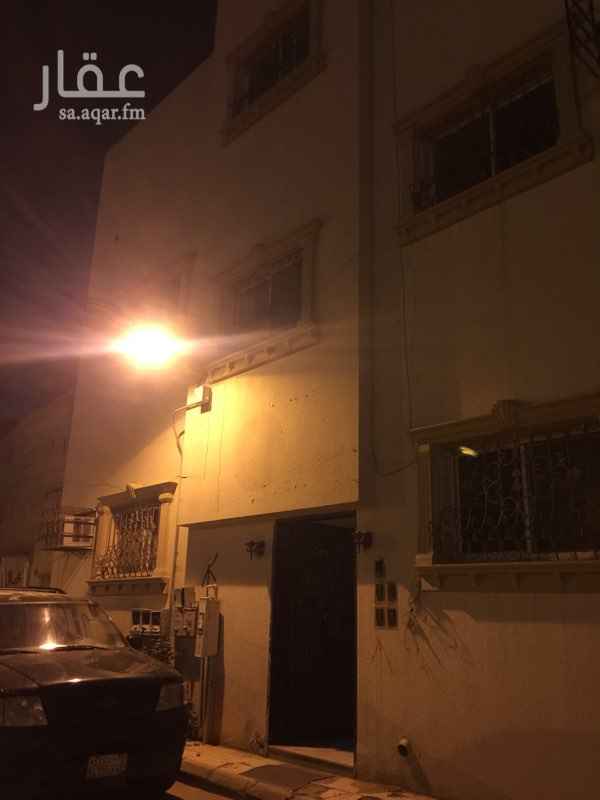 1481429 للايجار شقه عوائل مكونه من 4 عرف 2 حمام صاله مطبخ راكب الموقع قريب من طريق الملك فهد شارع شلهوب حي ام سليم الايجار18000 ريال شامل و500 ريال تامين التوصل مع ابومحمد من 4 عصرآ الى 9.30 مساء ومكتب الصالح يرحب بالجميع 0112863304 او 0563499488