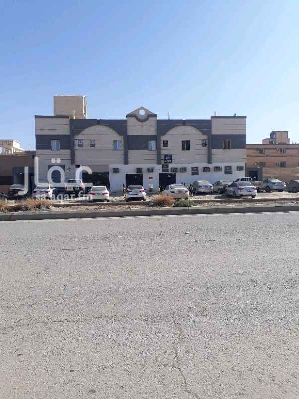 1290444 عماره للبيع مرخصه عزاب مؤجره بلكامل
راكب مطبخ ومكيفات
١٩شقه
كل شقه غرفتين وصاله
للتواصل ٠٥٦٣٥٨١٦٤٤