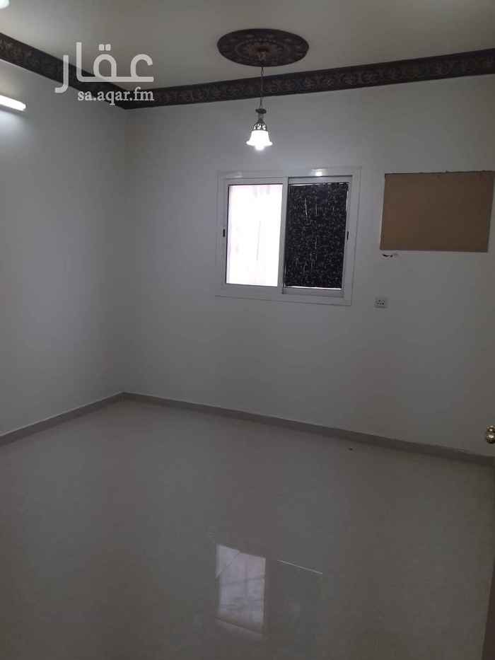 1693019 شقه للايجار تتكون من ٤ غرف وصالةومطبخ ودورتين مياه
ملحقمع السطح راكب مطبخ
السعر ١٦ الف سنوي دفعتين