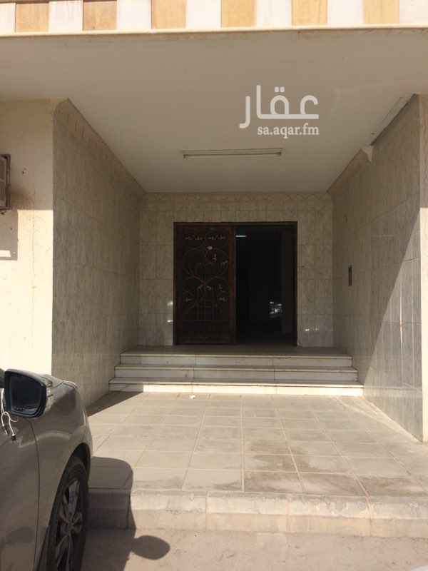 1349864 شقة للإيجار في حي الفيحاء شارع البارودي خلف شارع ابن ماجة الشقة في الدور الارضي تتكون من مجلس + صالة + ٢ غرف نوم + عدد ٢ دورة مياه + مطبخ راكب + الشقة لها عداد كهرباء خاص بها + يوجد في العمارة حارس + جميع الشبابيك تفتح على الحوش عدا شباك واحد على المنور + مساحات الغرف جيدة عدا غرفة واحدة .
التويجري للعقارات
0563666160
0114963411