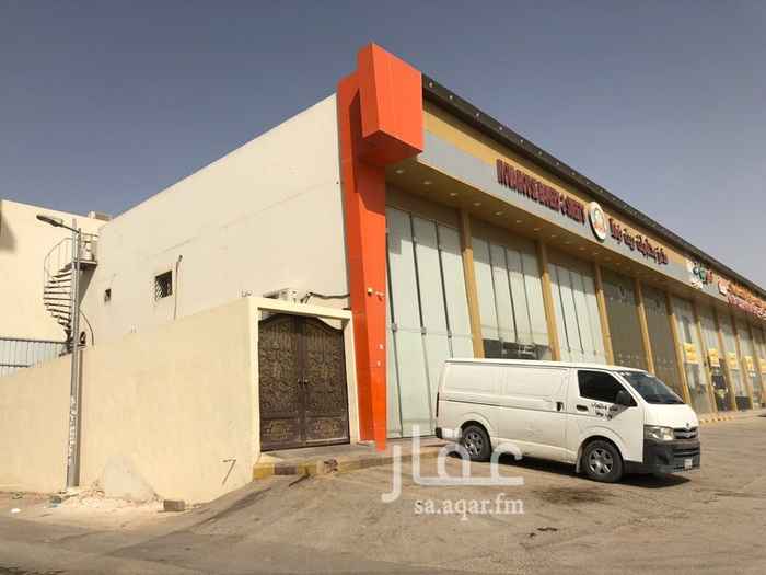 1625134 مجمع تجاري للبيع
صالات تجاريه وفلل سكنيه
المساحه 4800 متر
اريع شوارع 40 متر بطول 120 متر
عمق 40
مقام عليها 23 صاله و6 فلل سكنه
الحد 15000000 خمسة عشر مليون
لتواصل سالم الظفري
0563716666