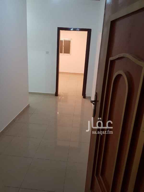 1546646 شقة للايجار ثلاث غرف وصالة ومطبخ وحمامين
الشقة نظيفة واسعة مشاءالله .العمارة جداً نظيفة.. السكان محترمين جداً
العمارة يوجد بها حارس رقم الحارس :0545276983