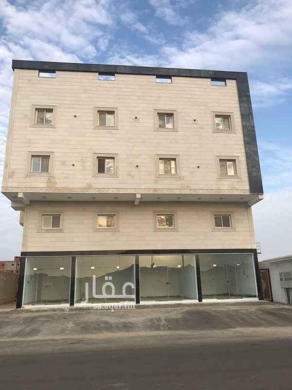 1422773 يوجد اربع محلات تجاريه على شارع الستين بمخطط ولي العهد 3 مساحه المحل الواحد 4*6 ودور الميزانين