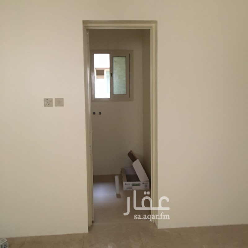 1579956 غرفه سائق سياره هندي للايجار في جنوب الهفوف
الايجار شامل الكهرباء والماء
الغرفه 2.5*3 متر مع حمام
يقبل شهري ب ٧٠٠ ريال شامل لكن اجباري العقد يكون سنه كامله * او كل ست شهور ٣٠٠٠ شامل كهرب وماي
التواصل واتس اب فقط 📵
